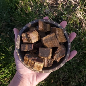 Tiger Eye - Natural Chatoyant Shine Tigers Eye