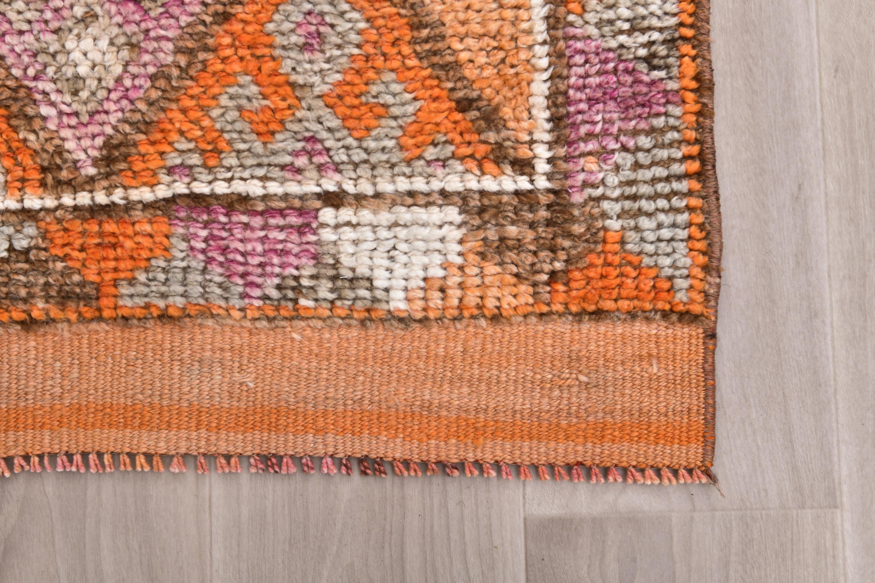 ヴィンテージ トルコ製ウール ランナーラグ、ウシャック 廊下用ラグ