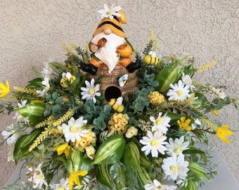 Gnome Beehive Floral Centerpiece, Spring Floral Arrangement, Spring Daisy Centerpiece, Spring Decor, Table Centerpiece, Mothers Day Gift