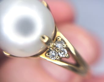 Vintage GUMP’S 18k Yellow Gold 13mm Pearl Ring