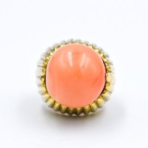 Mid Century (60&#39;s) 18kt Yellow Gold Coral Statement Ring