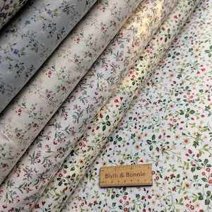 Sevenberry &quot;Antique Day&quot; Collection: Small Scale Floral Light to Medium Weight Cotton Fabric