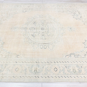 Beiger türkischer Teppich / Gedeckter Sahne Teppich / Neutraler Beige Vintage Teppich / Boho Teppich / Antiker Türkischer Teppich / Blasser Anatolien Teppich