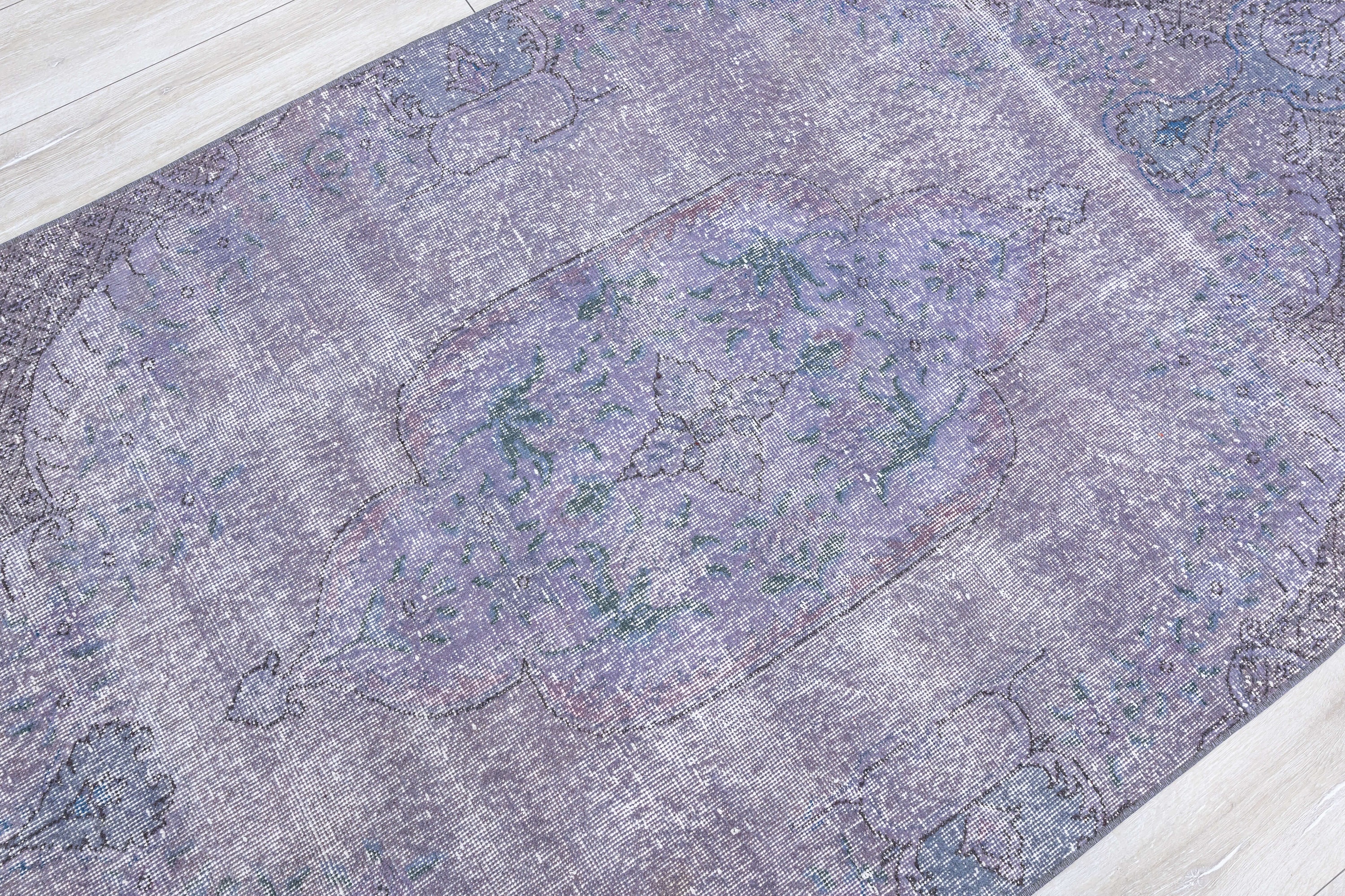 ヴィンテージ トルコ製オーバーダイウールラグ：パープルバイオレット