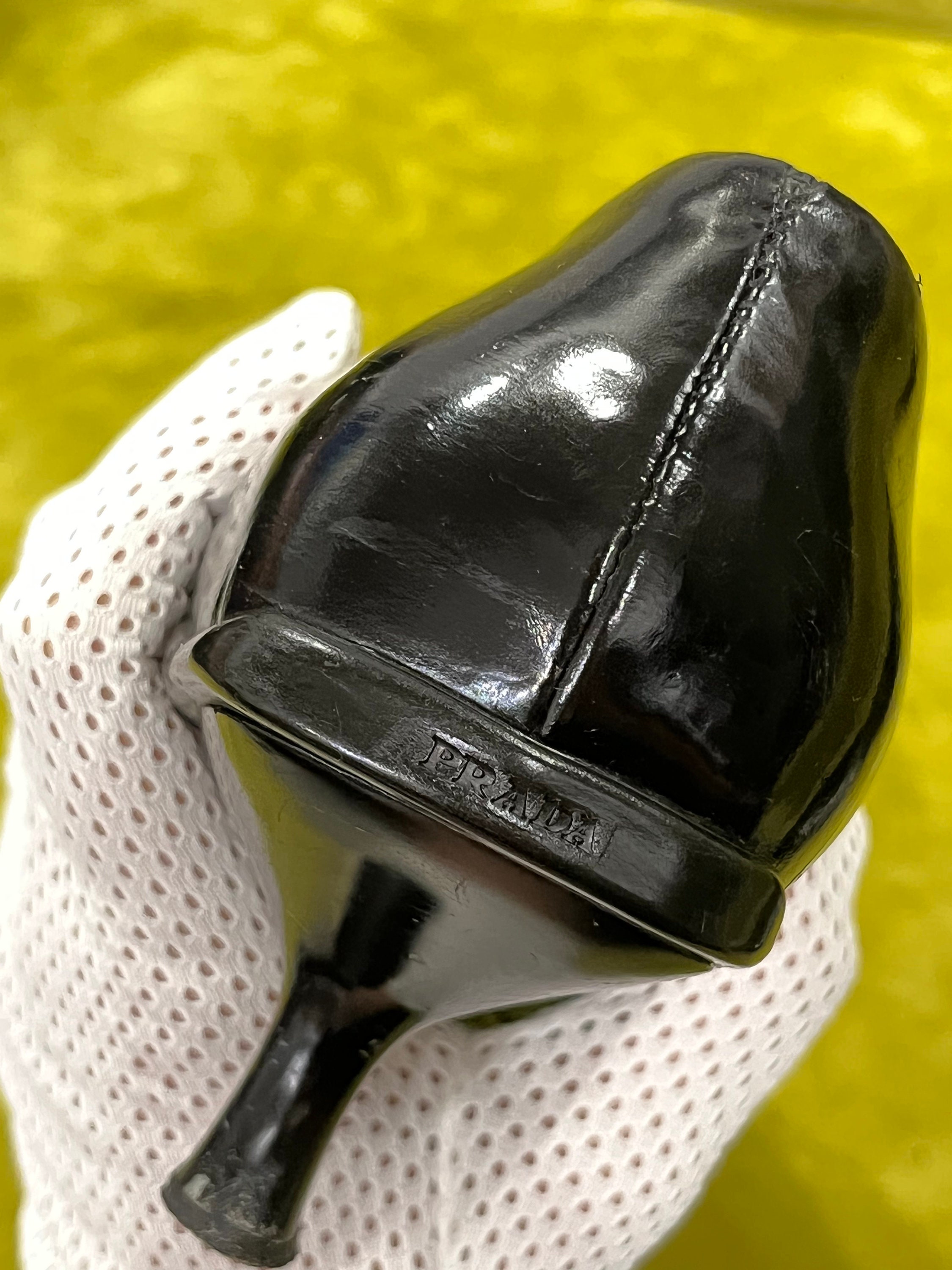 PRADA Vintage Black Patent Leather Pumps Kitten Heel Block-toe