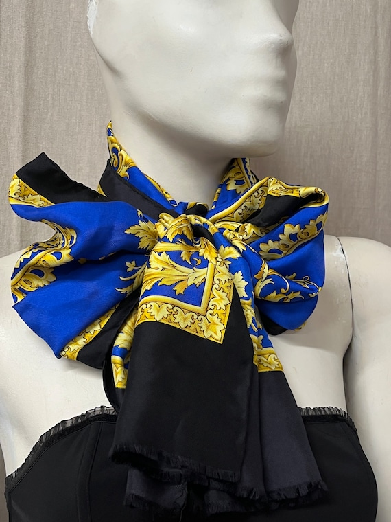 ＡTELIER Ｖersace Silkスカーフ　UNI VERSACE ATELIER Vintage Blue Gold Silk Scarf - Etsy