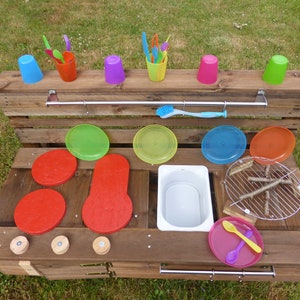 Palettenmöbel-Children's kitchen L made of wood for garden image 4