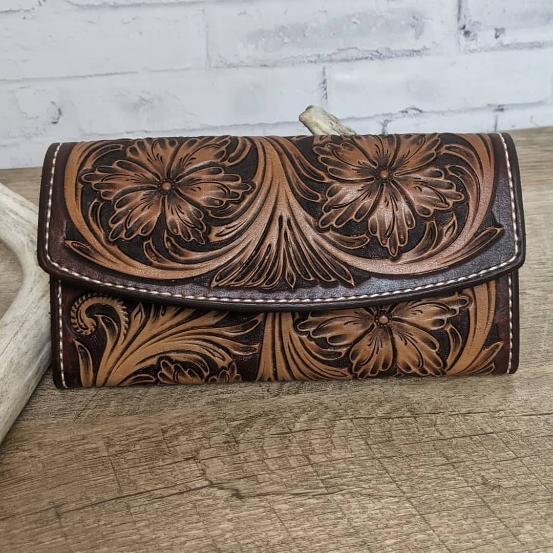 Floral tooled Backstitch , chocolate leather Rear Cinch SET. main image 1