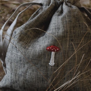 Broderie à la main « Amanita champignon » | Articles personnalisés personnalisés | Broderies en option
