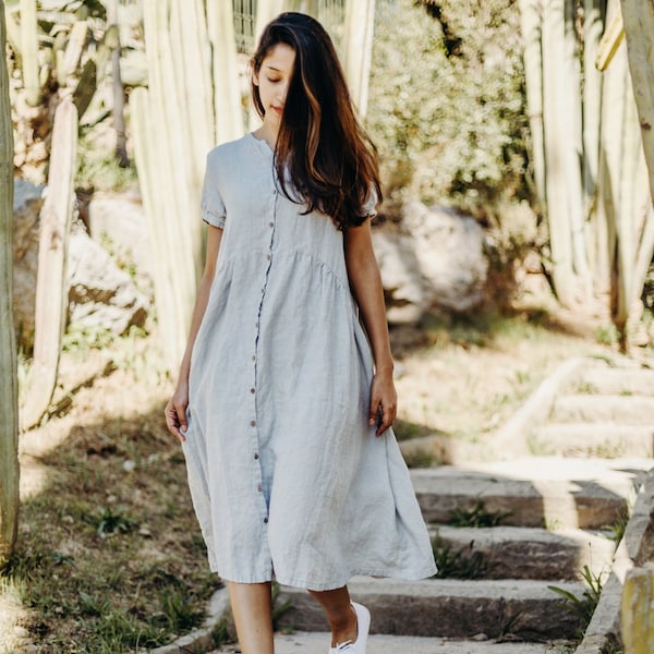 Robe loose longue en lin gris clair au look romantique