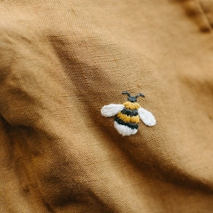 Handmade Embroidery "Bee" | Customized Personalised Items | Optional Embroideries