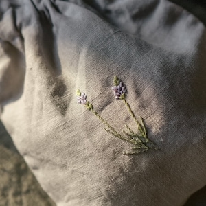Handgemaakt borduurwerk &quot;lavendel&quot; | Gepersonaliseerde items op maat | Optionele borduurmotieven