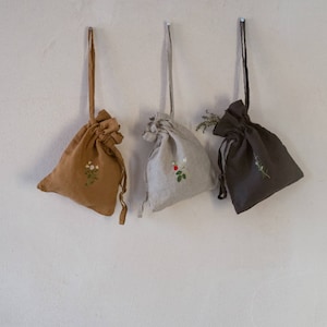 Mini Kordelzug Beutel aus Leinen-Rest | Individuell gestickte Schmuck Beutel Tasche | Teebeutelhalter | Kräuteraufbewahrung