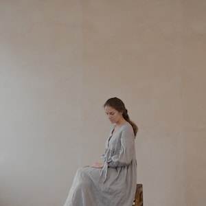 Robe en lin Grace pour femme, robe longue romantique à manches longues trapèze avec poignets en ruban et fermeture à boutons cachés