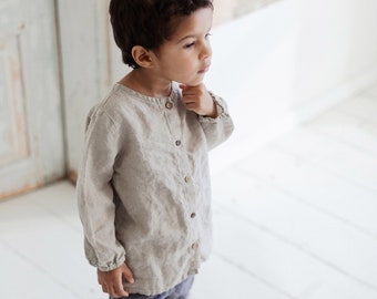 Chemise en lin à manches longues pour garçon, col rond, couleur lin naturel, autres couleurs disponibles.