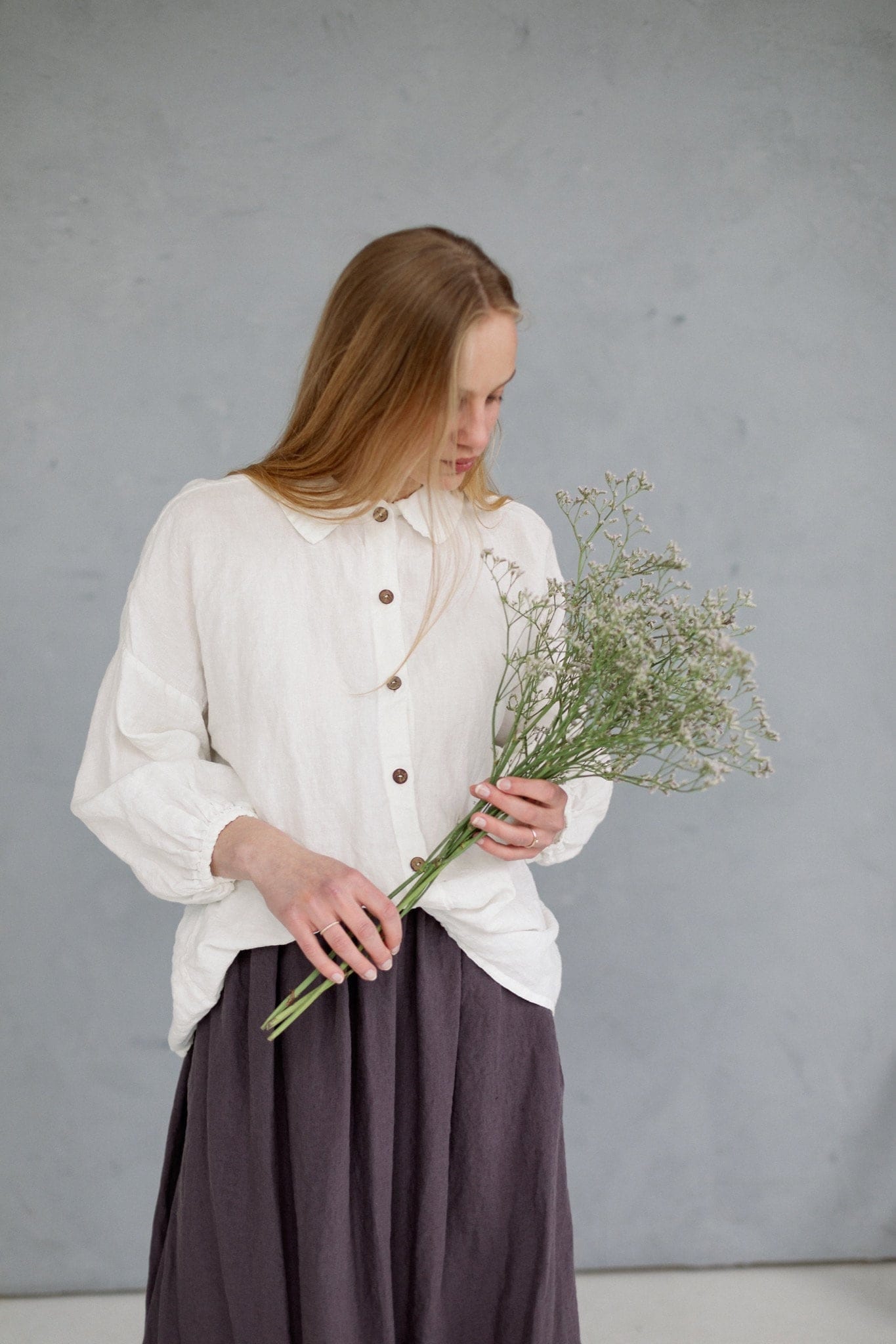 オーバーサイズリネンシャツ：セシル ビショップスリーブブラウス