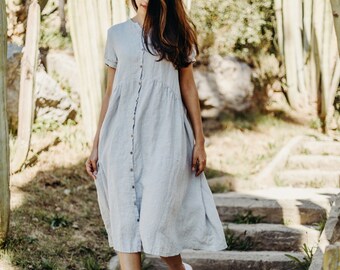 Robe loose longue en lin gris clair au look romantique