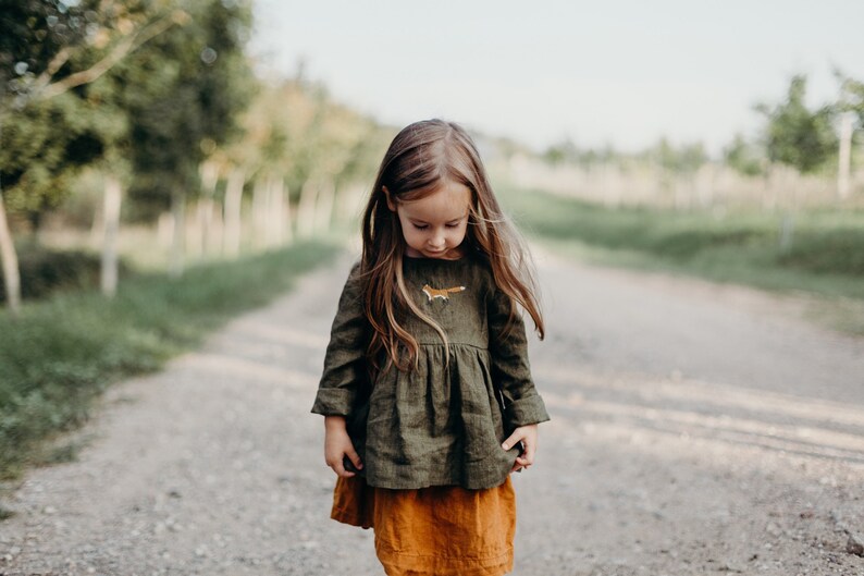 Embroidered Linen Tunic Sylvia with Long Sleeves Embroidered Linen Tunic Sylvia with Long Sleeves