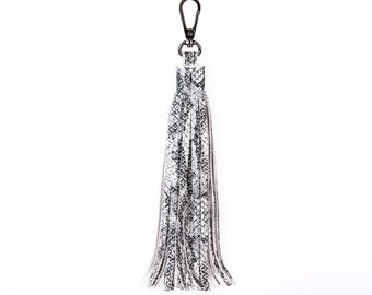 Metallic Silber Schlangen print Vegan Tassel Schlüsselanhänger, Quastenbeutel Dekor, Geschenkset, Reisegeschenk