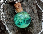 Pendant with reindeer moss, sphere necklace, moss necklace, epoxy resin