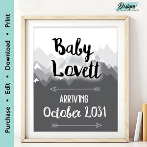 Mountain Baby Ankündigungsschild | Bearbeitbarer Babyname und Fälligkeitsdatum Poster | Rustikale Schwangerschaft enthüllen Printable | Abenteuer Kinderzimmer Deko