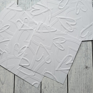Geprägtes Bastelpapier Herzen