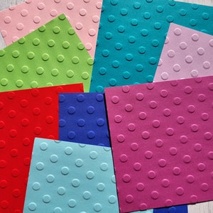 Geprägtes Bastelpapier Punkte