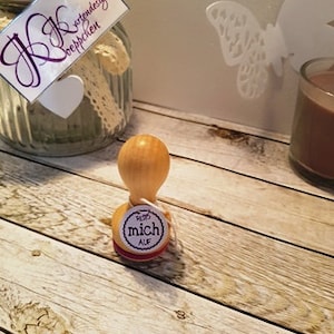 Stempel rund  "Reiß mich auf"