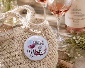 ¡Guau, qué hada del vino! | Botón de vino de 59 mm | Idea de regalo para amantes del vino y para una noche de chicas.