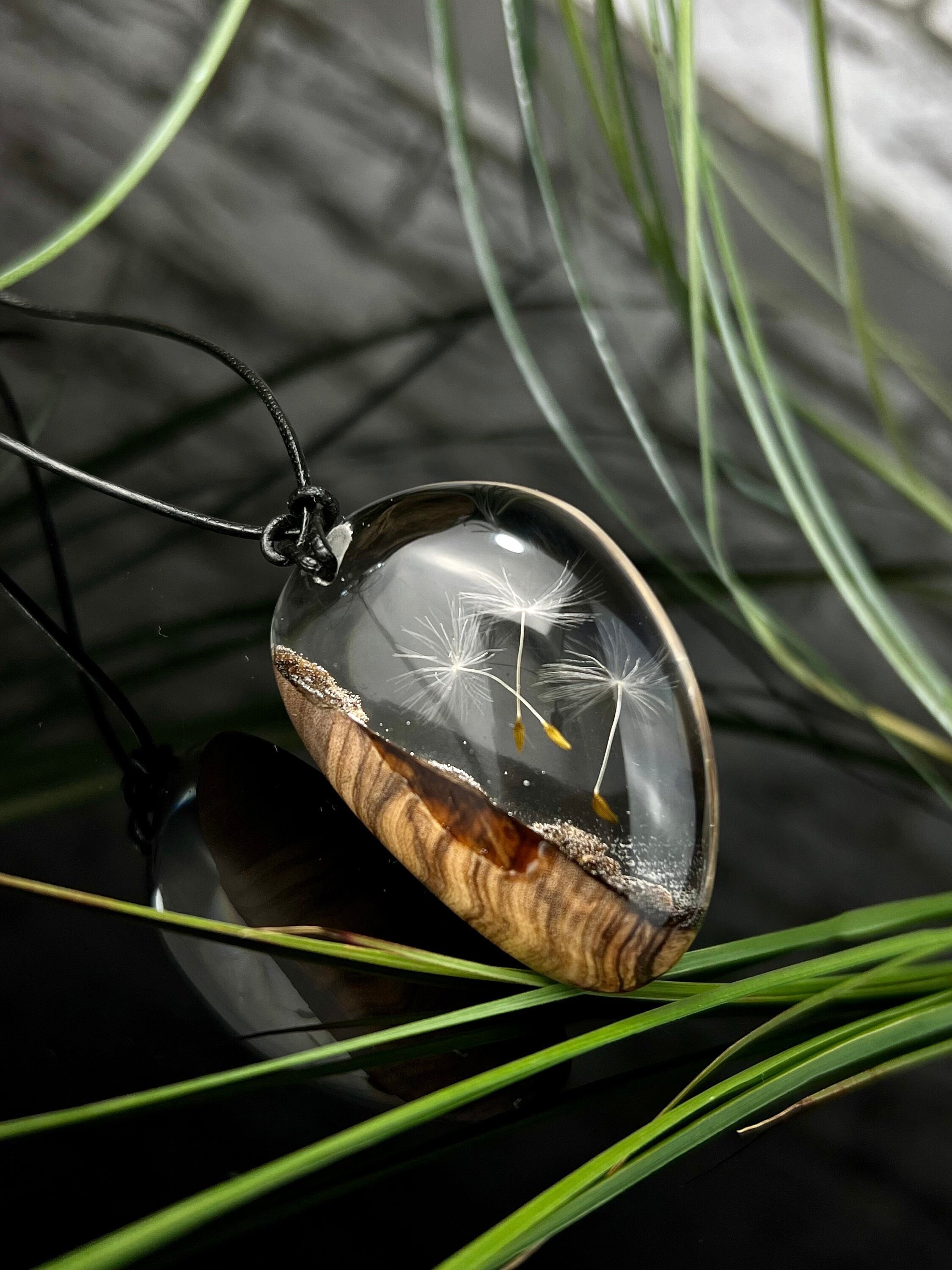Dandelion resin best sale necklace