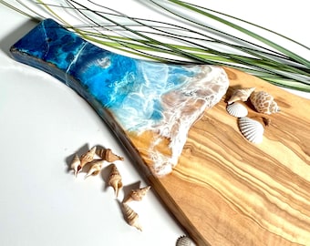Tabla de servir océano hecha de madera de olivo y resina epoxi, comida real, regalo, cumpleaños, mar, olas, azul