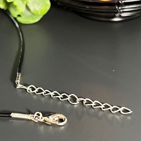 Runde Lederschnur Halskette mit 304 Edelstahl-Karabiner und Verlängerungskette ,schwarz 1,5mm