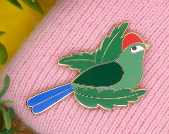 Red crested turaco enamel pin. Endangered animal jacket lapel pin.