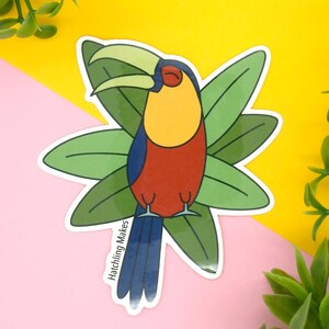 Autocollant imperméable en vinyle découpé à l'emporte-pièce oiseau toucan. Sticker bouteille d'eau. Sticker pour ordinateur portable. 10 % reversés à la conservation de la faune.