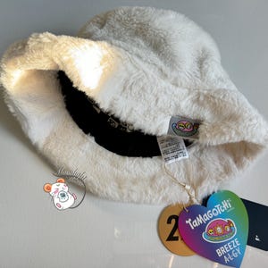 Tamagotchi x Breeze & ALGY White Fluffy Bucket Hat Bandai Japan 2023
