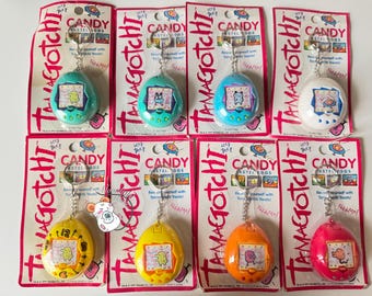 Vintage Tamagotchi Original Candy Charm Keychain Colorful Kutchipatchi Mametchi Red Blue Yellow Green Orange White 1997