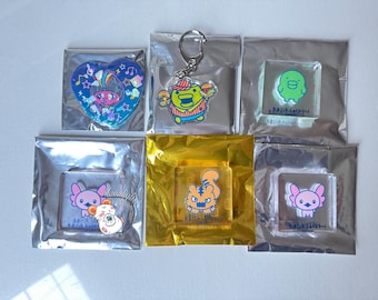 Tamagotchi Factory Paradise Blind Bag Acrylic Character Stand Keychain Pin Charm Bandai Japan