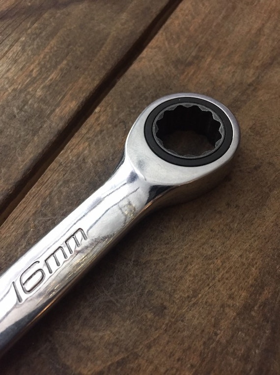 Craftsman 16mm 2024 ratcheting wrench