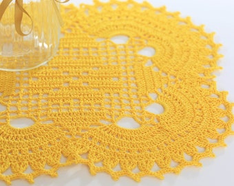 Geel gehaakt kant doily, vierkante afgeronde hoeken doily, handgemaakt gehaakt, geel decor, gehaakt tafeldecor, cadeau voor haar, doilies