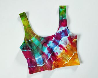 Top corto de mujer con estampado tie-dye arcoíris / Ropa hippie