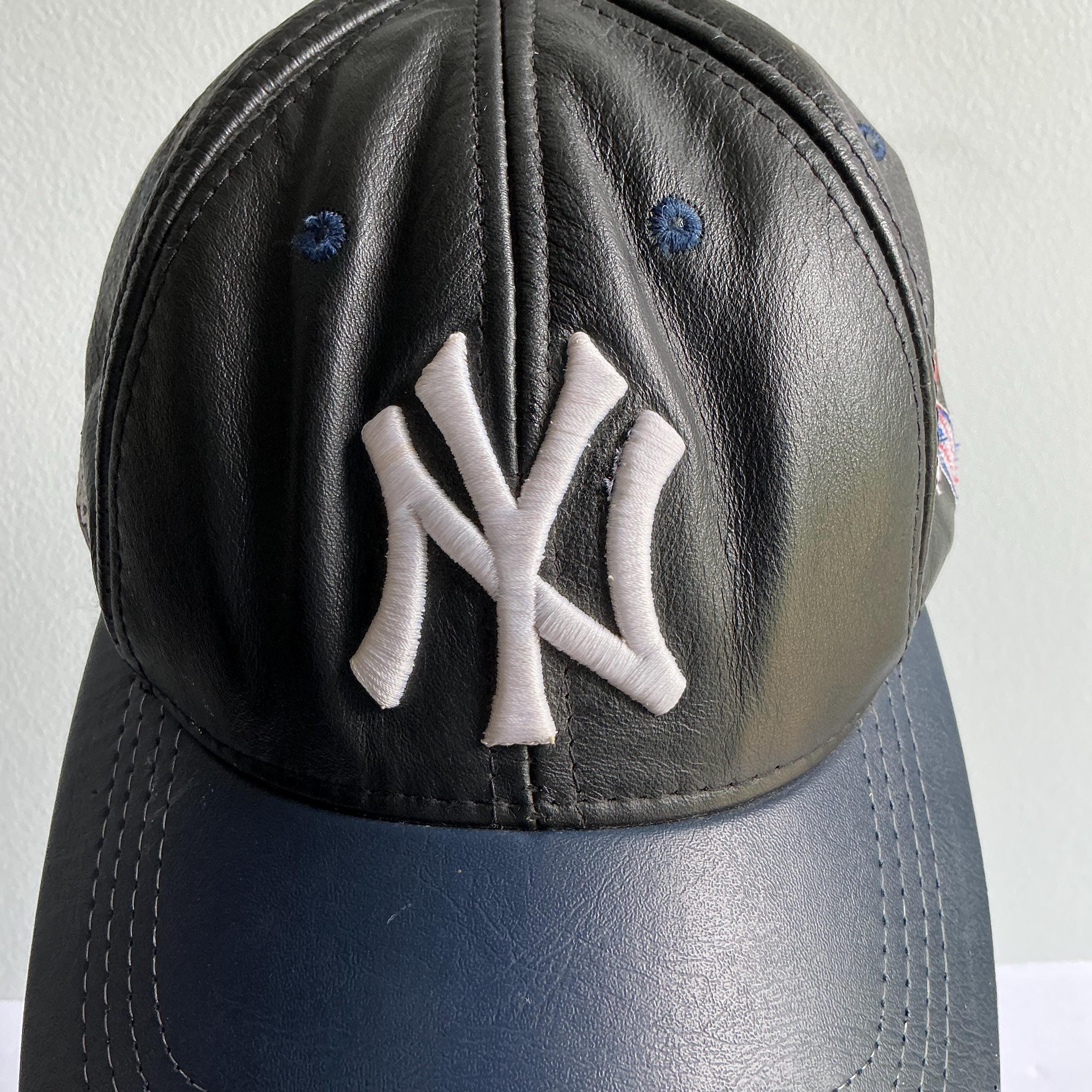 Vintage New York Yankees Genuine Leather Strapback Hat – 1990s
