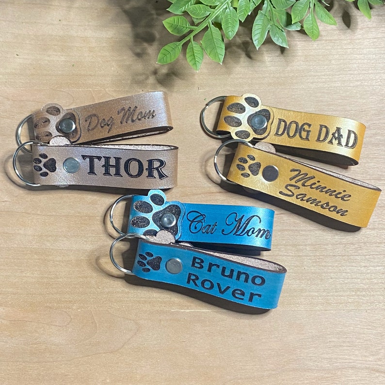 Personalized Pet Keychain, Dog Mom Keychain, Dog Dad Keychain, Cat Mom