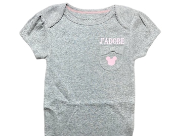 SALE! Jadore Disney, Baby Onesie, Disneyland, Disneyworld, Paris, Disney Vacation, Baby Clothing, Disney Baby, Mickey Mouse