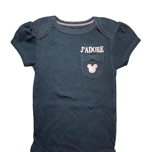 ¡VENTA! Jadore Disney, Mono Para Bebé, Disneyland, Disneyworld, París, Vacaciones En Disney, Ropa De Bebé, Bebé Disney, Mickey Mouse