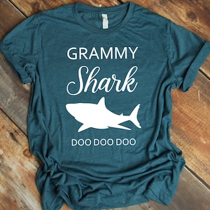 Grammy Shark Shirt Unisex, Grandma Shark, Grandma Shirt, Shark Family, Mimi Shirt, Nana Shirt, Grammy Shirt, Grandma Gift