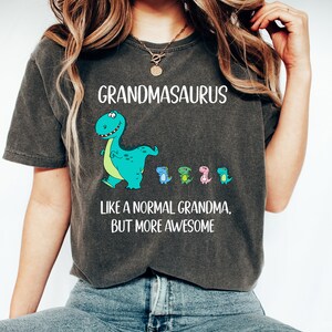 Grandmasaurus Cute Dinosaur Funny Grandma Gift T-Shirt