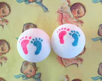 Gender Reveal Bath Bombs. Pink Bath Bomb. Blue Bath Bomb. Customizable. Gender Reveal Party. Baby Girl. Baby Boy. Cute gift for baby shower