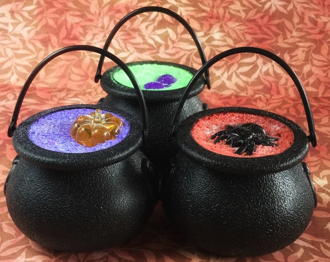 Cauldron Bath Bombs. Witches Brew Bath Bomb. Witch Bath Bomb. Halloween Bath Bomb. Halloween Theme. Witches and Wizards. Magic Potions. Gift