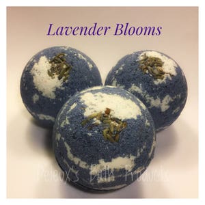 Lavender Blooms Bath Bomb. Lavender Bath Bomb. Topped with real lavender buds. Mother's Day Day Gift. Gift for Mom. Gift for Her. Valentine image 3