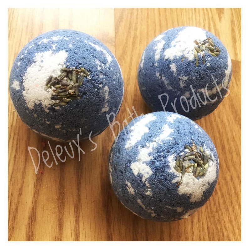 Lavender Blooms Bath Bomb. Lavender Bath Bomb. Topped with real lavender buds. Mother's Day Day Gift. Gift for Mom. Gift for Her. Valentine image 5